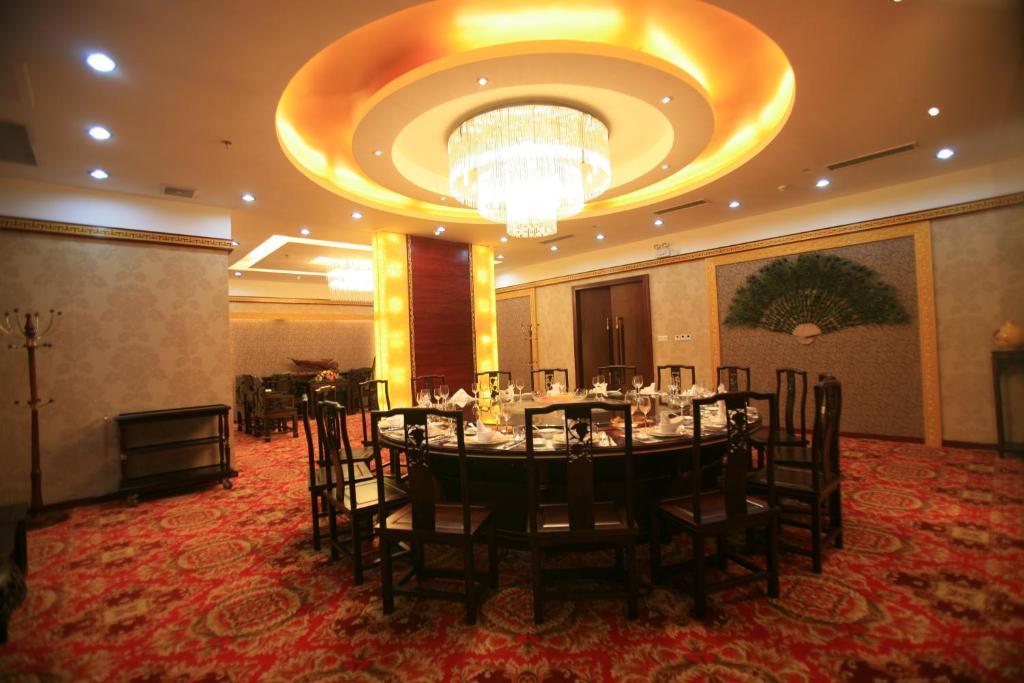 Luoyang Grand Hotel Ristorante foto